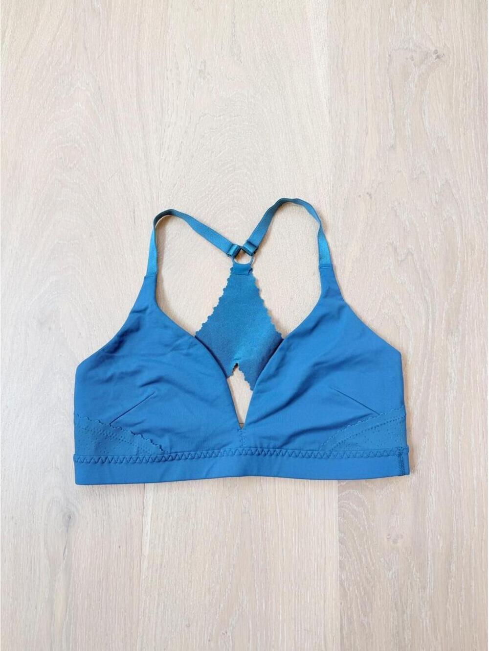 Lululemon Blue Strappy Sports Bra Size 6 Pilates Mom Y2K
